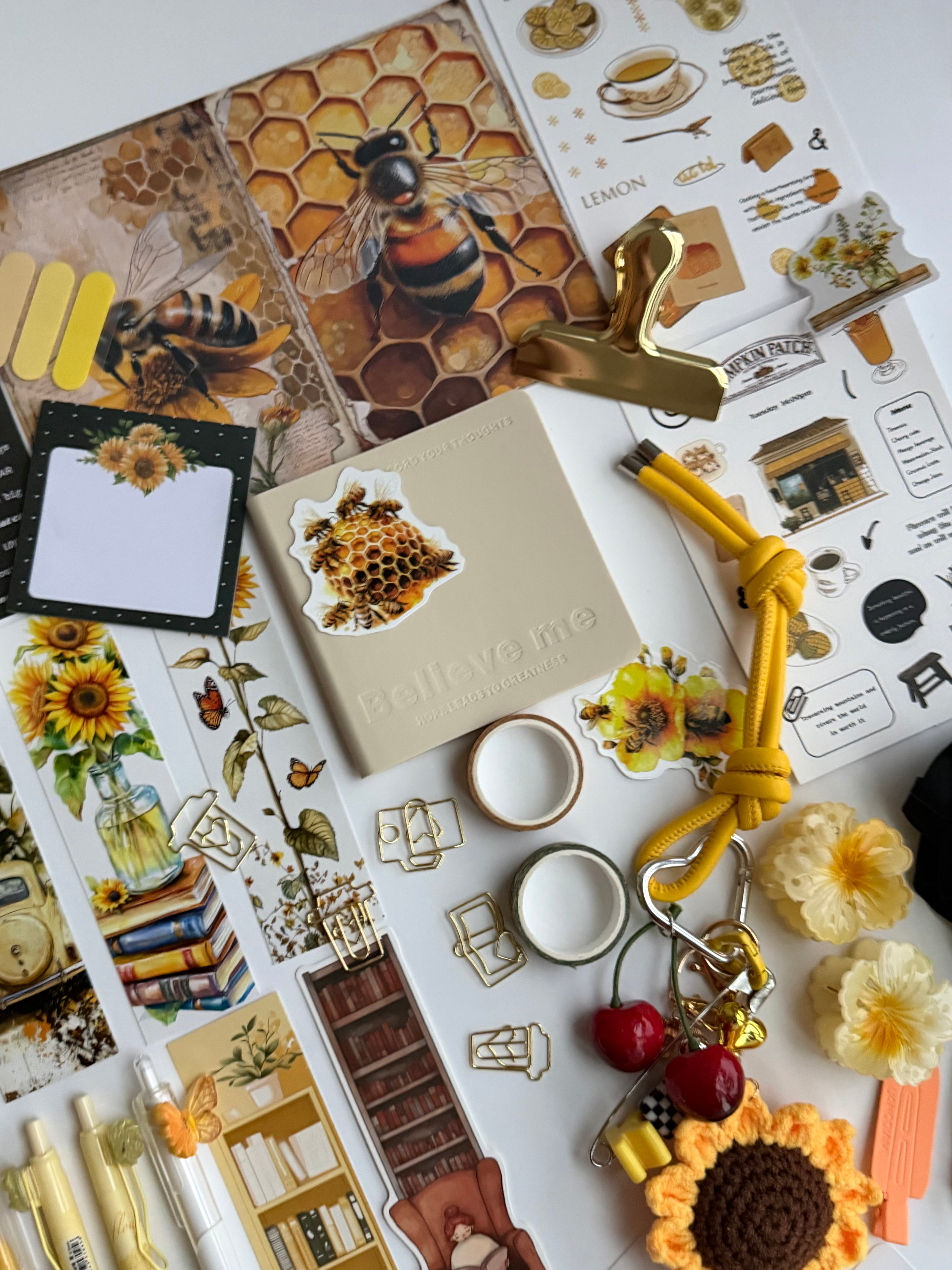 🌻 Honey Bookish Bundle 🐝